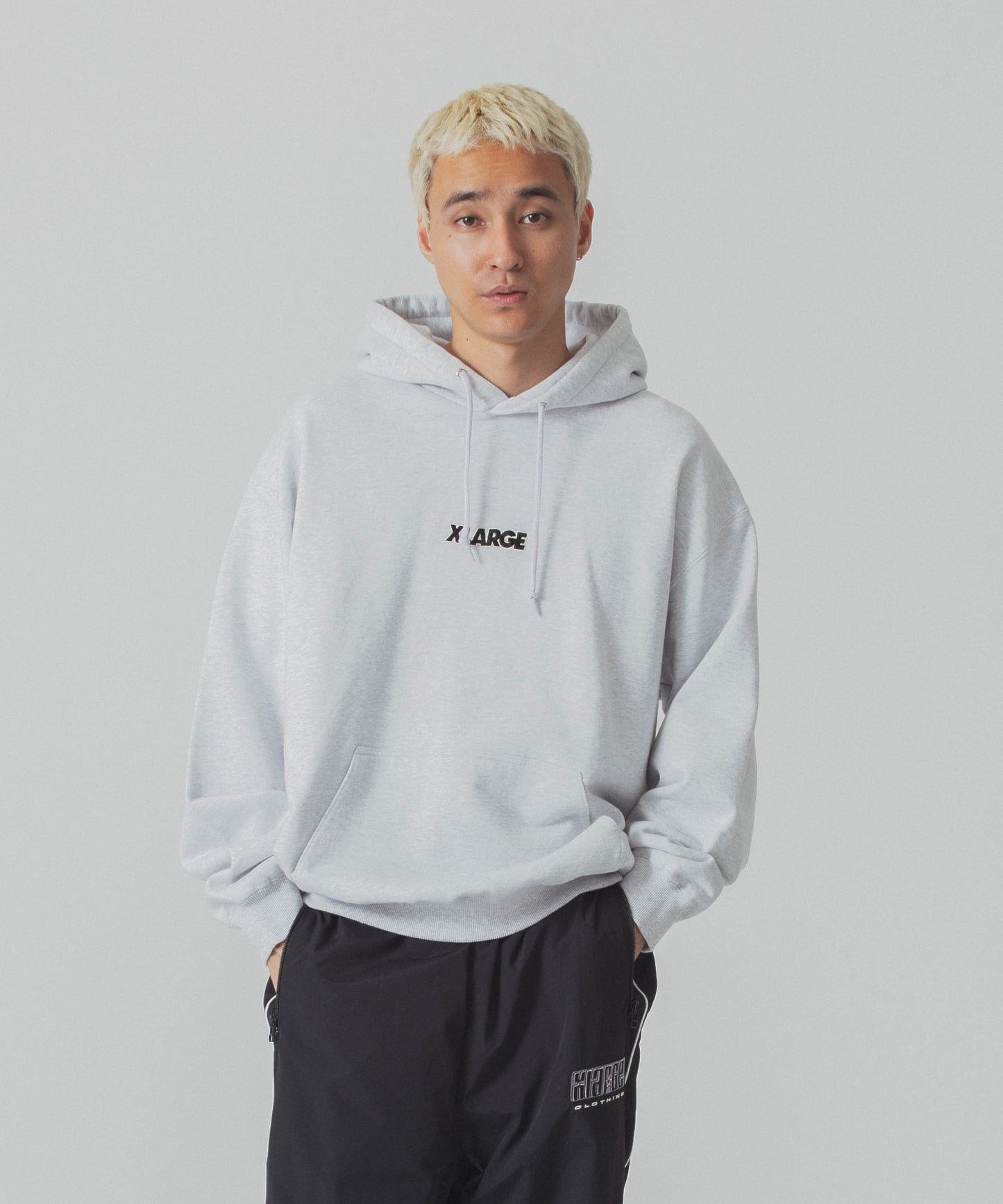 STANDARD LOGO HOODED SWEATSHIRT