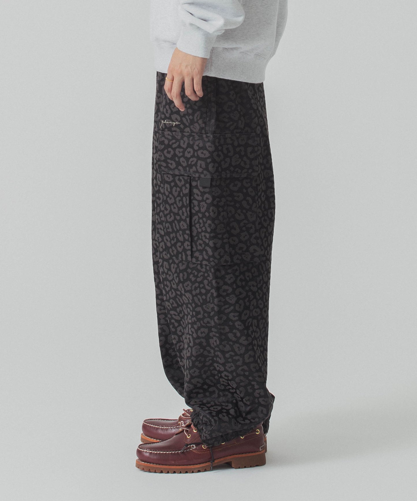 EASY LEOPARD CARGO PANTS