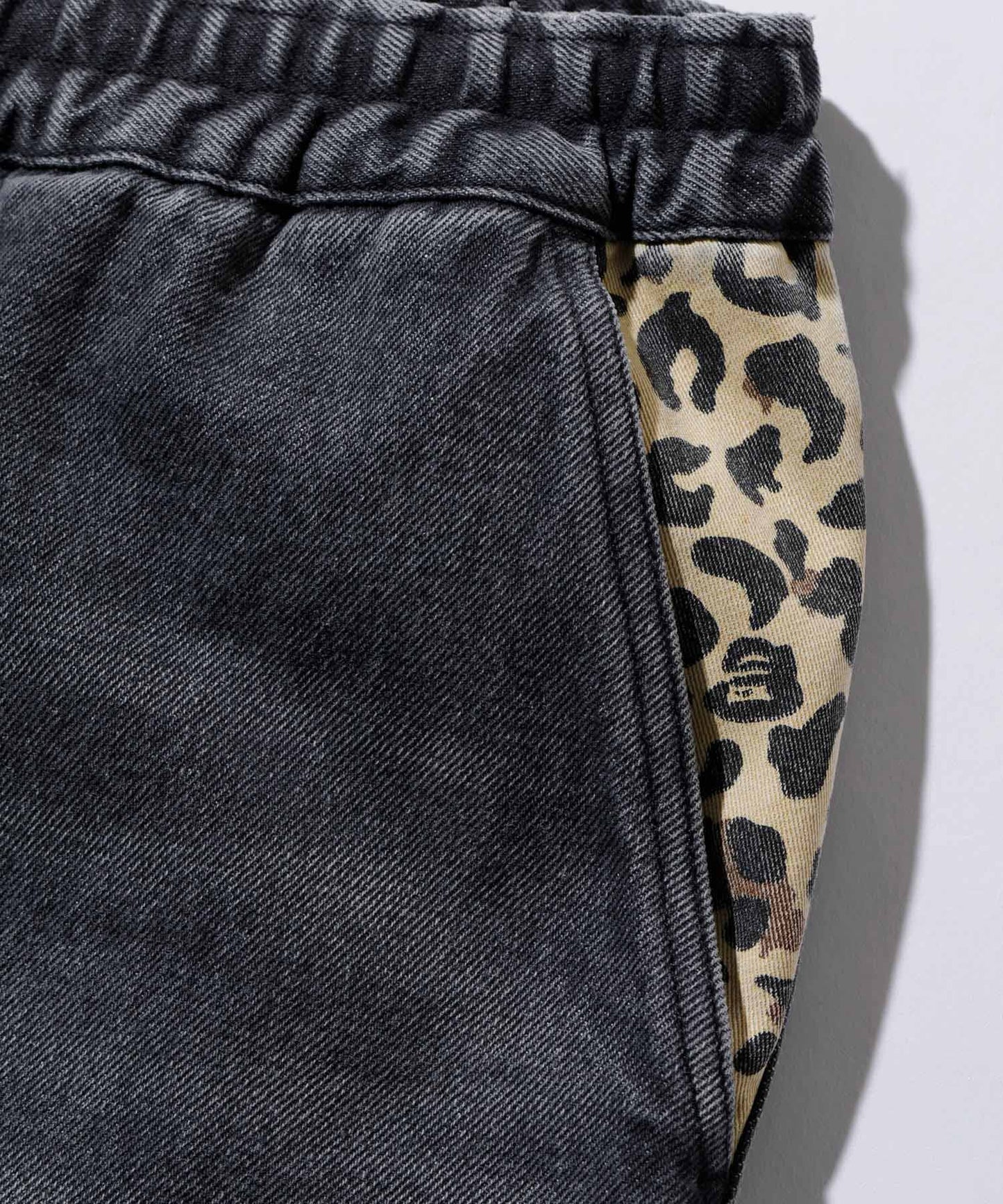 PARTIAL LEOPARD DENIM EASY PANTS