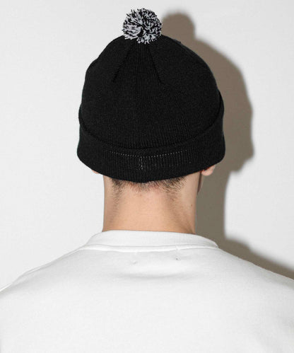 STANDARD LOGO POMPOM BEANIE HEADWEAR XLARGE  